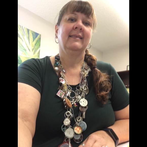 Meet your Posher, Stephanie - Picture 6 of 6